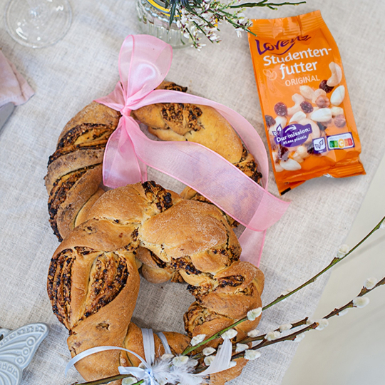 Reindling mit Studentenfutter-Füllung